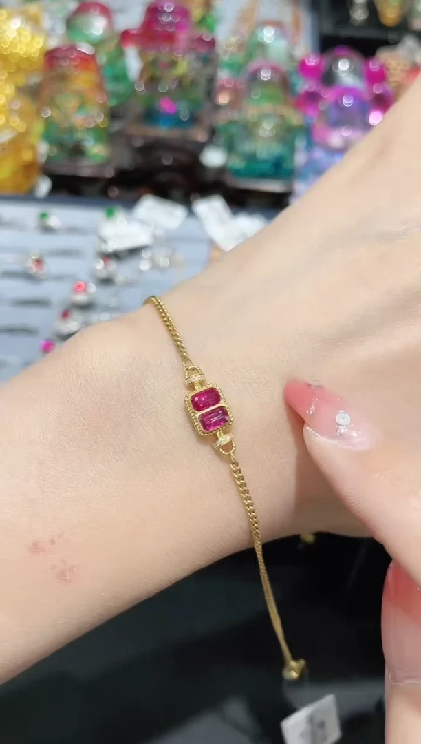 18K金镶嵌手链红宝石·