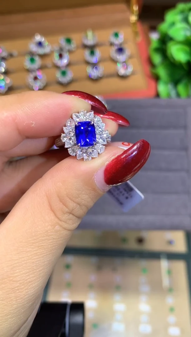 戒指蓝宝石18K金镶嵌2.04ct