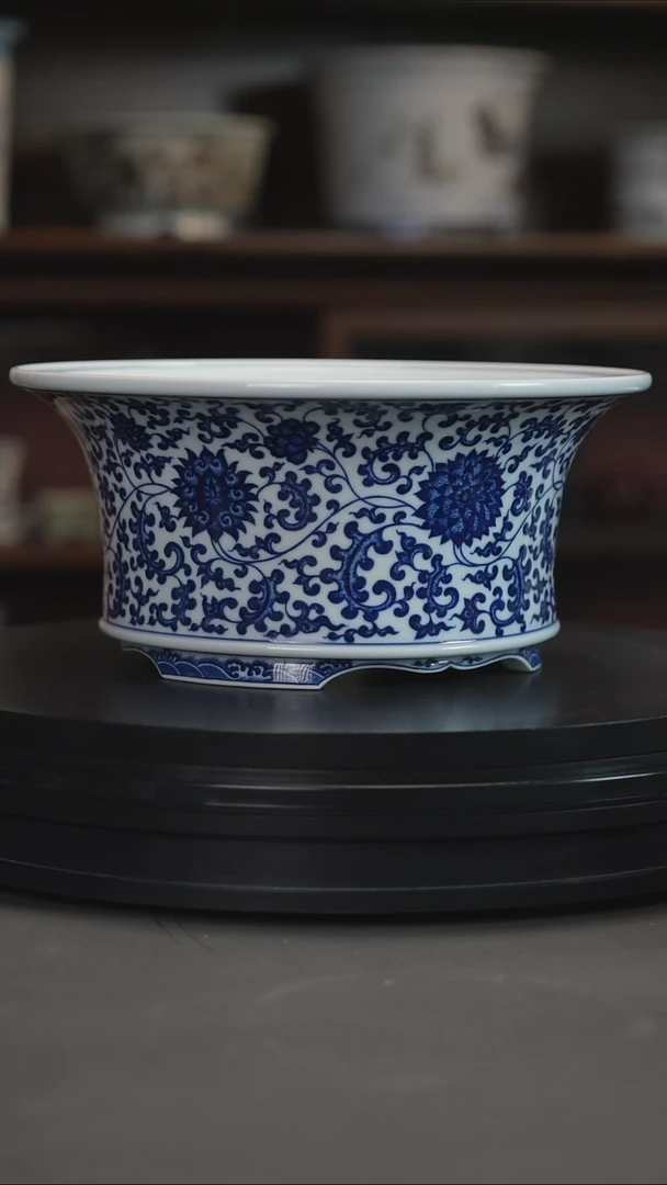 釉下青花手绘盆陈****）釉下青花手绘盆