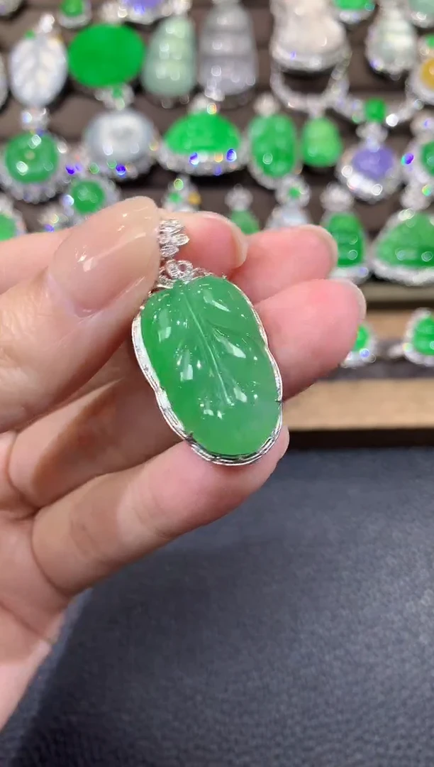 吊坠(不含链)18K金镶嵌翡翠C23