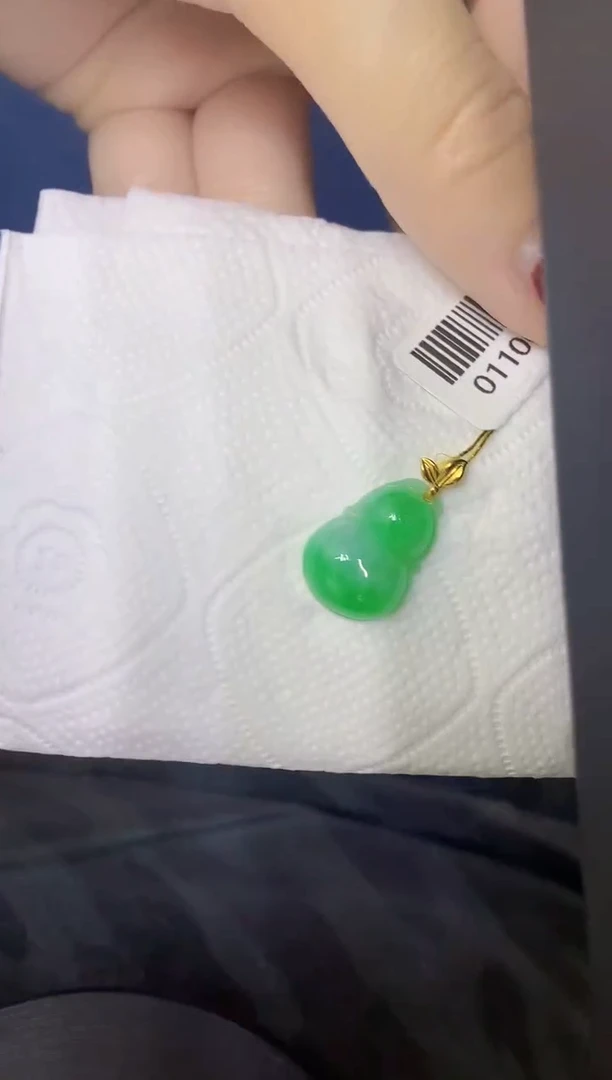 颈饰18K金镶嵌翡翠缅甸天然翡翠A货