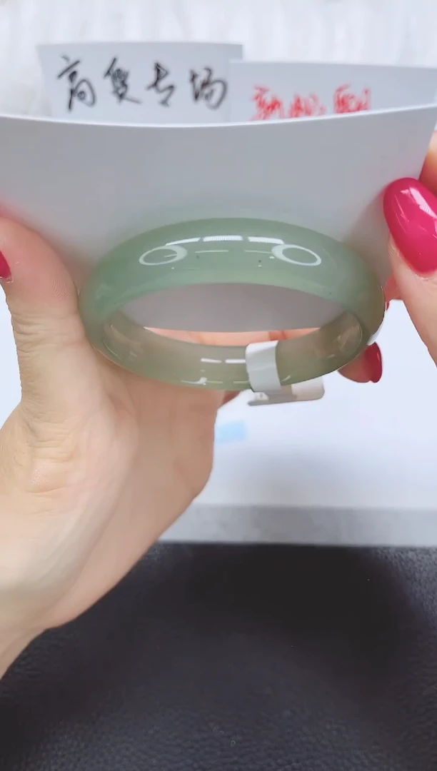 未镶嵌手镯石英质玉151-56.8