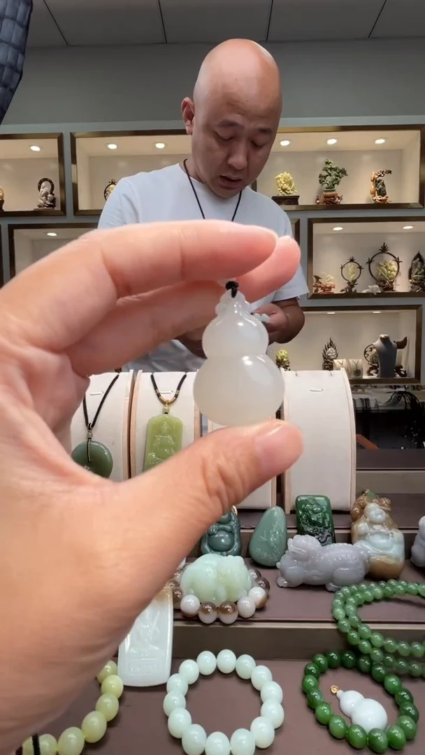 颈饰未镶嵌和田玉苏