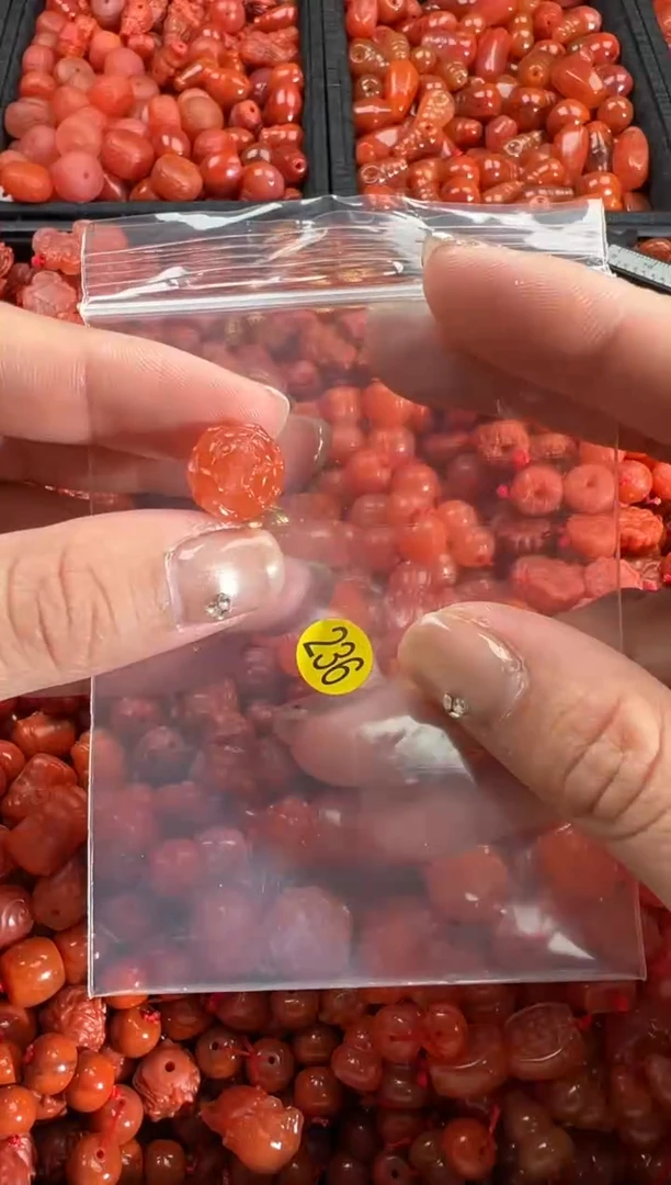 【闪购商品】南红玛瑙颈饰未镶嵌1