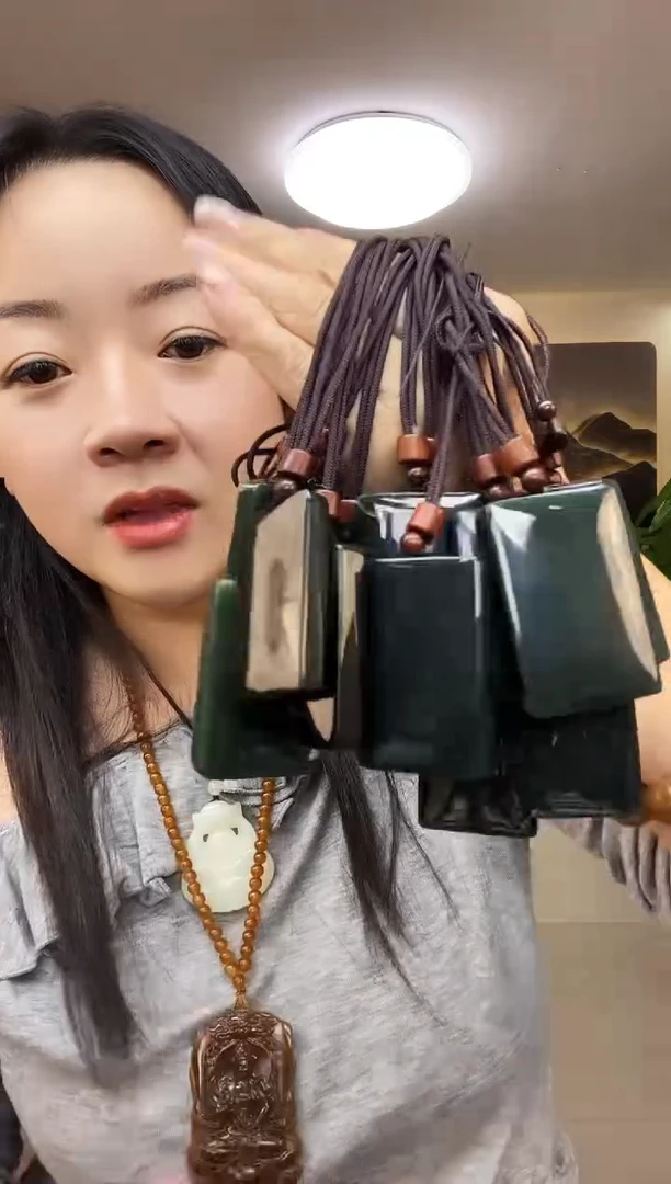 嗒青无事牌多样性随机发一