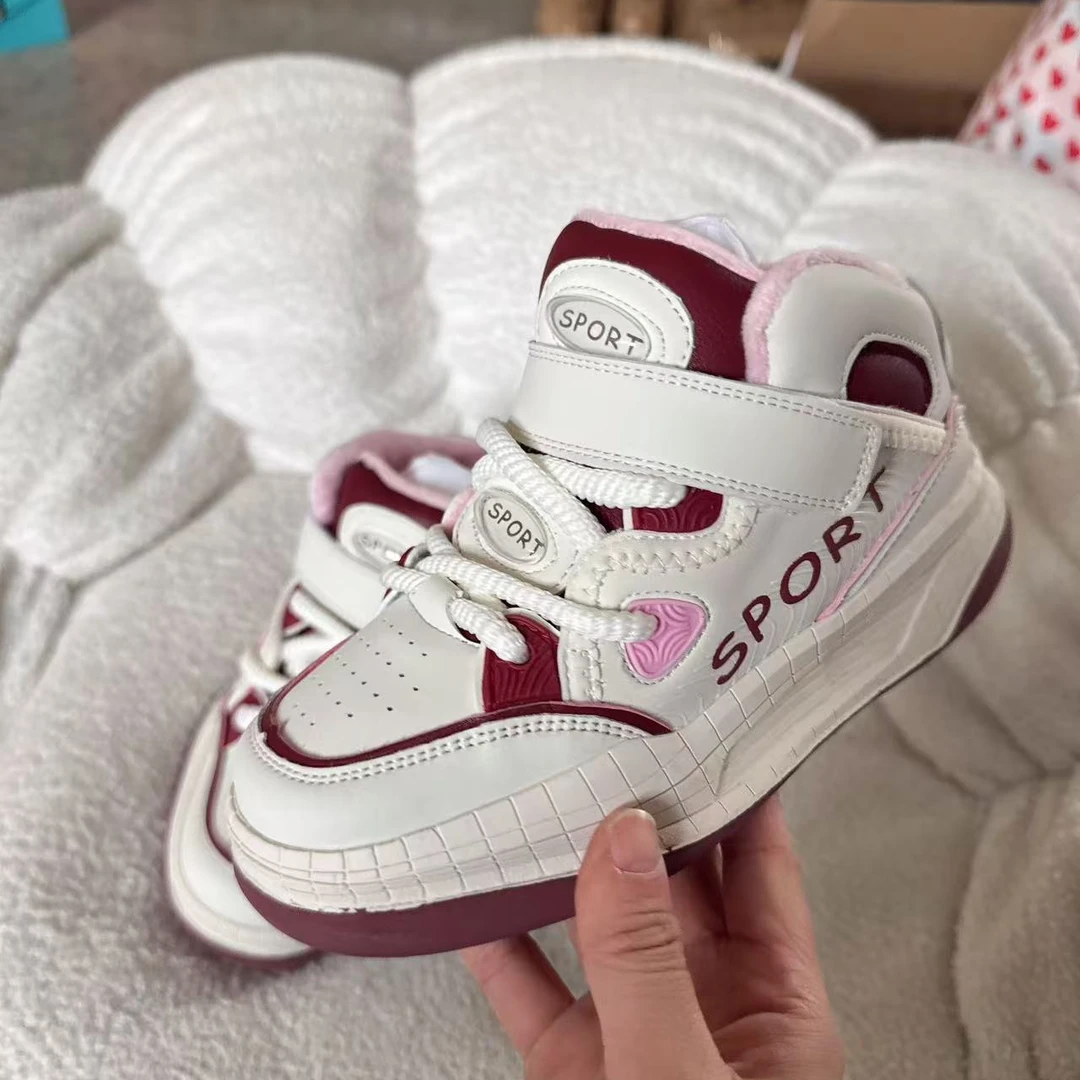 KK82818儿童时尚百搭舒适高帮酒红色板鞋