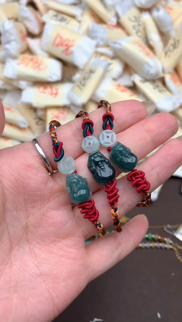 【闪购商品】翡翠挂件未镶嵌 多样性发货（发一个）