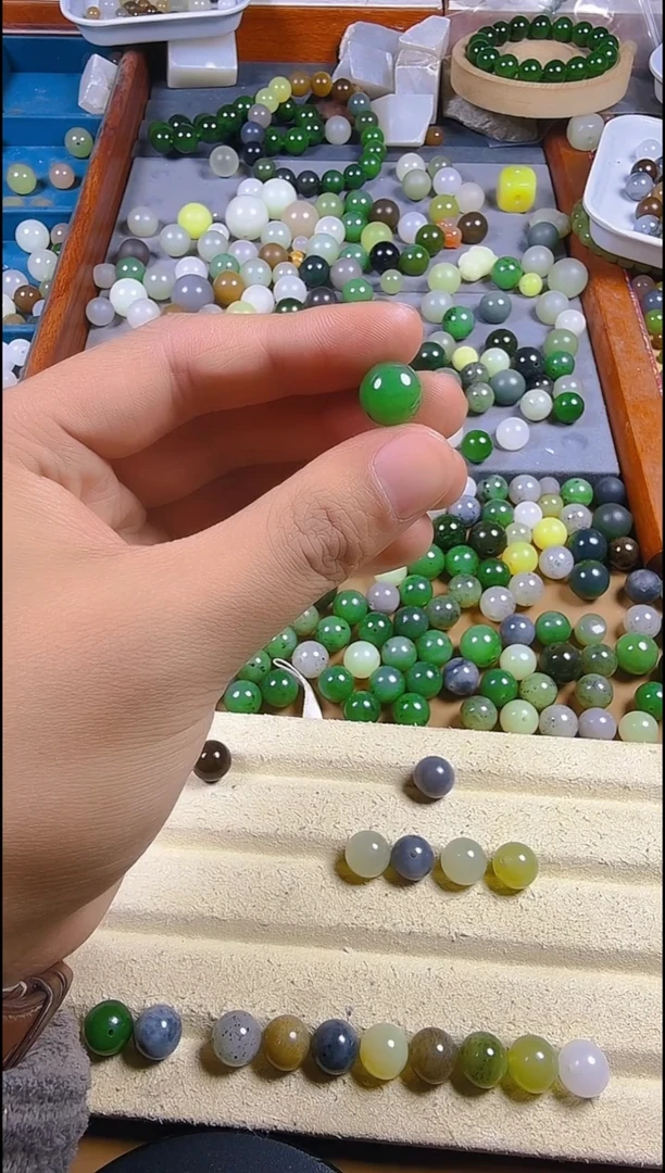 未镶嵌手链和田玉卡12俄罗斯碧玉散珠有黑点