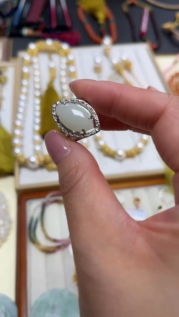 和田玉戒指未镶嵌，和田玉戒指