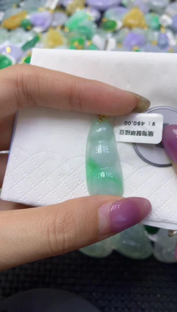 颈饰未镶嵌翡翠天然缅甸翡翠A货