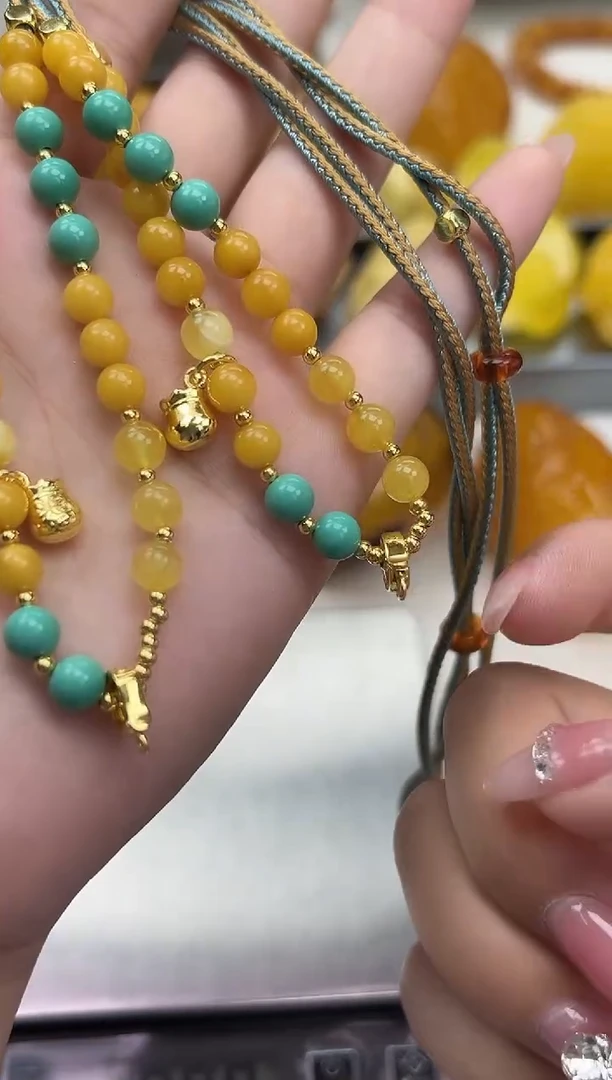 裸石琥珀未镶嵌天然琥珀蜜蜡吊坠多样性发一条