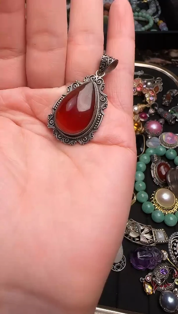 非金属无红吊坠199