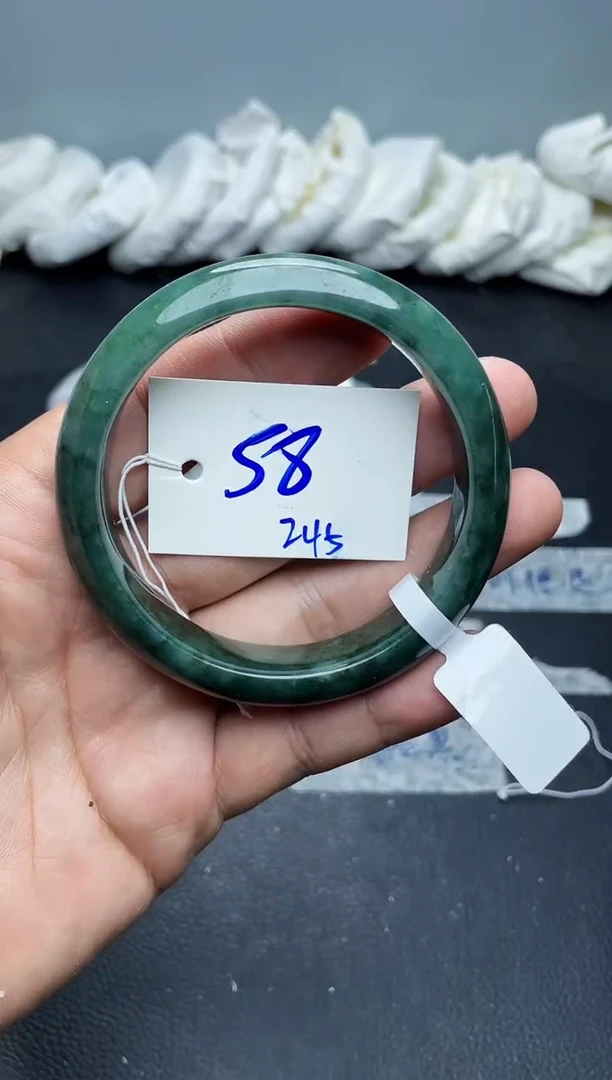未镶嵌手镯翡翠245