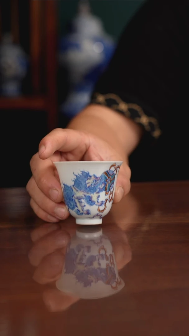 空山明月斗彩狮子