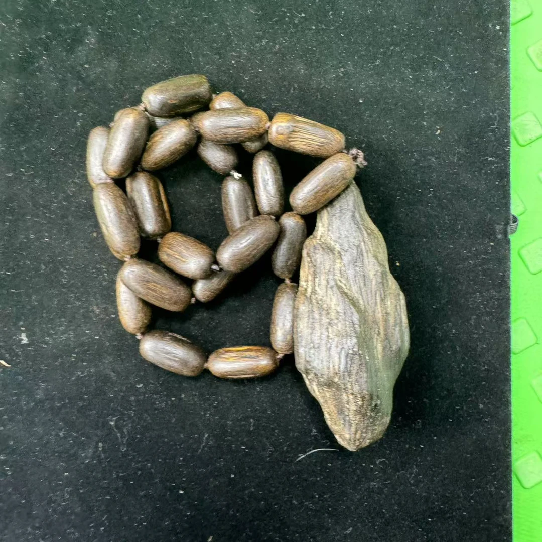 B185越南文玩项链一套