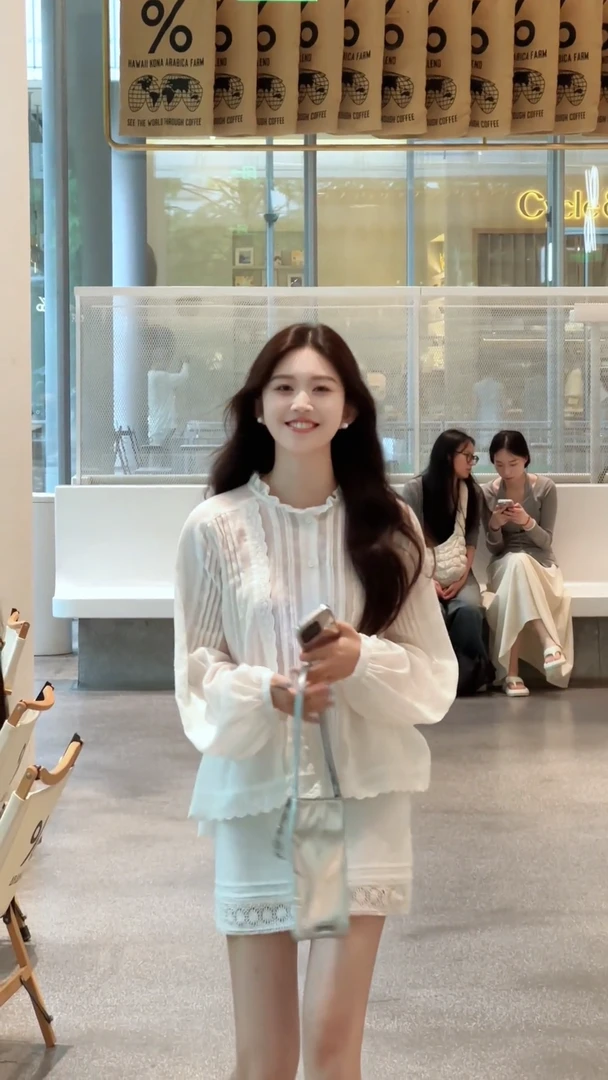 米白色时尚套装女夏季2025新款防晒长袖衬衫a字半身裙气质两件套