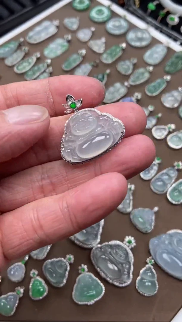 【闪购商品】翡翠吊坠(不含链)18K金镶嵌佛公