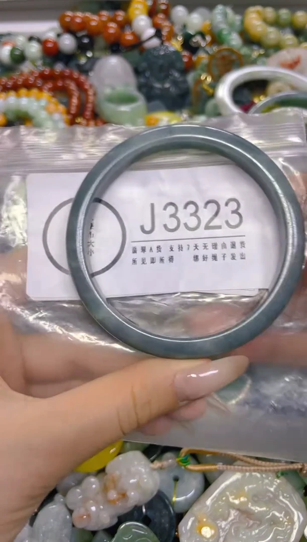 颈饰未镶嵌翡翠58/ J /翡翠A货，一件也是批发价