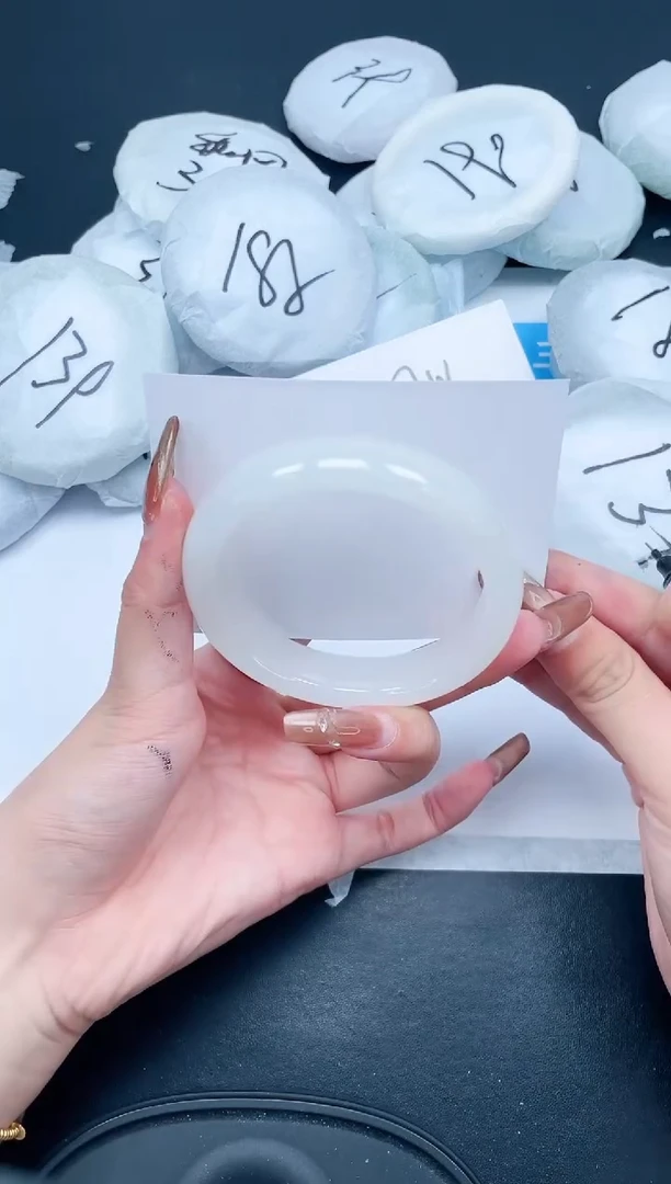 【闪购商品】石英质玉手镯未镶嵌288-59