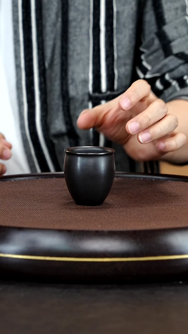 茶壶紫砂浙工美紫砂作品4：  主人杯  石黄泥料