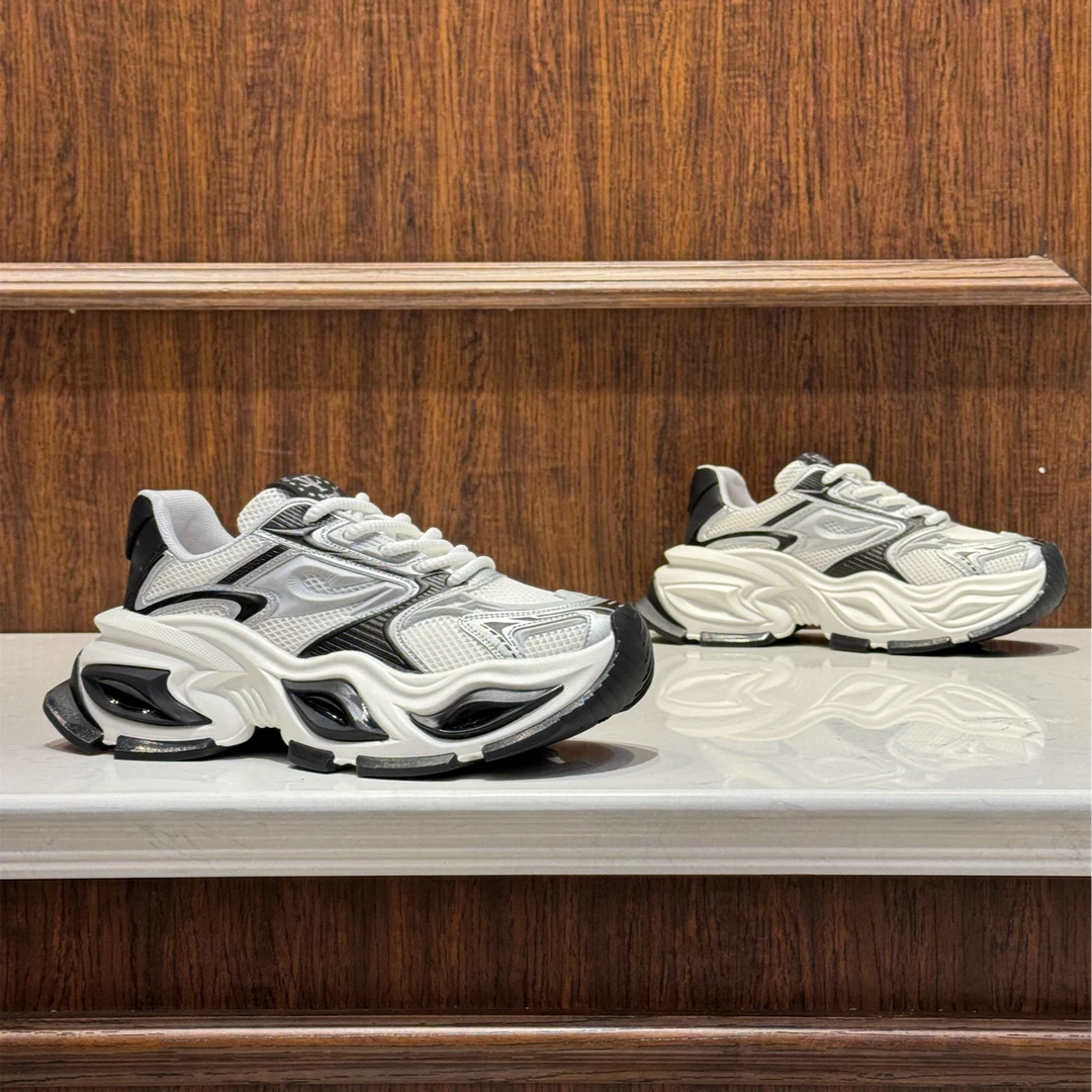 2025夏季新款时尚百搭潮流轻奢高端舒适痞帅休闲男鞋（偏大一码）