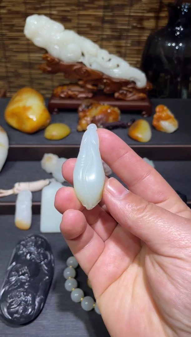 吊坠(不含链)未镶嵌和田玉和田玉兰花吊坠