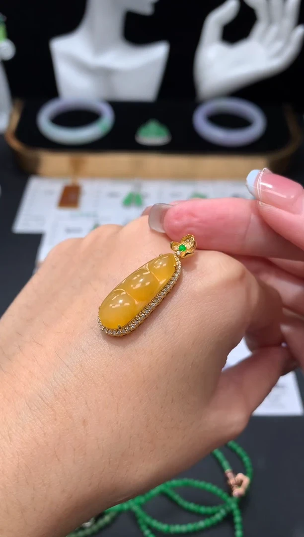 18K金镶嵌定制翡翠48小时鉴赏期 退货不扣服务费