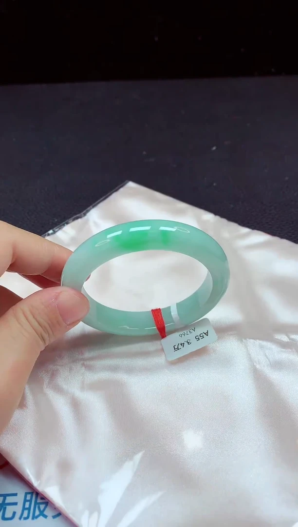 【闪购商品】翡翠手镯未镶嵌镯子55+