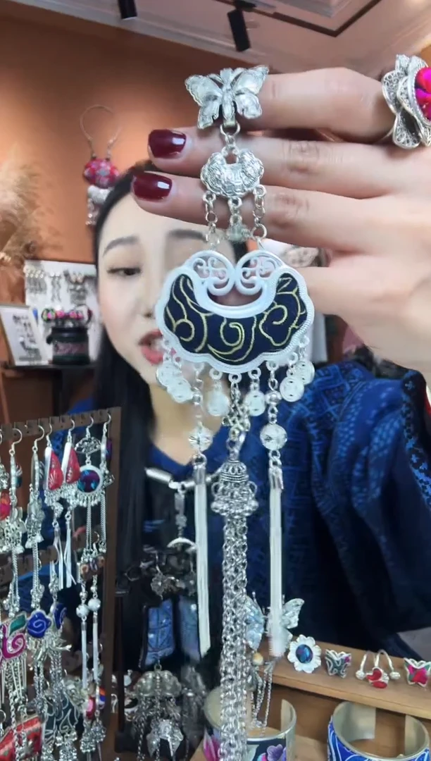 【闪购商品】刺绣纯手工民族风压襟