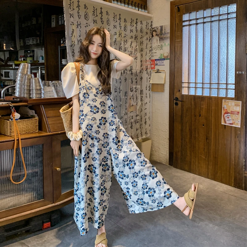 多巴胺蓝色印花背带裤套装女2025夏季新款慵懒风吊带阔腿裤两件套