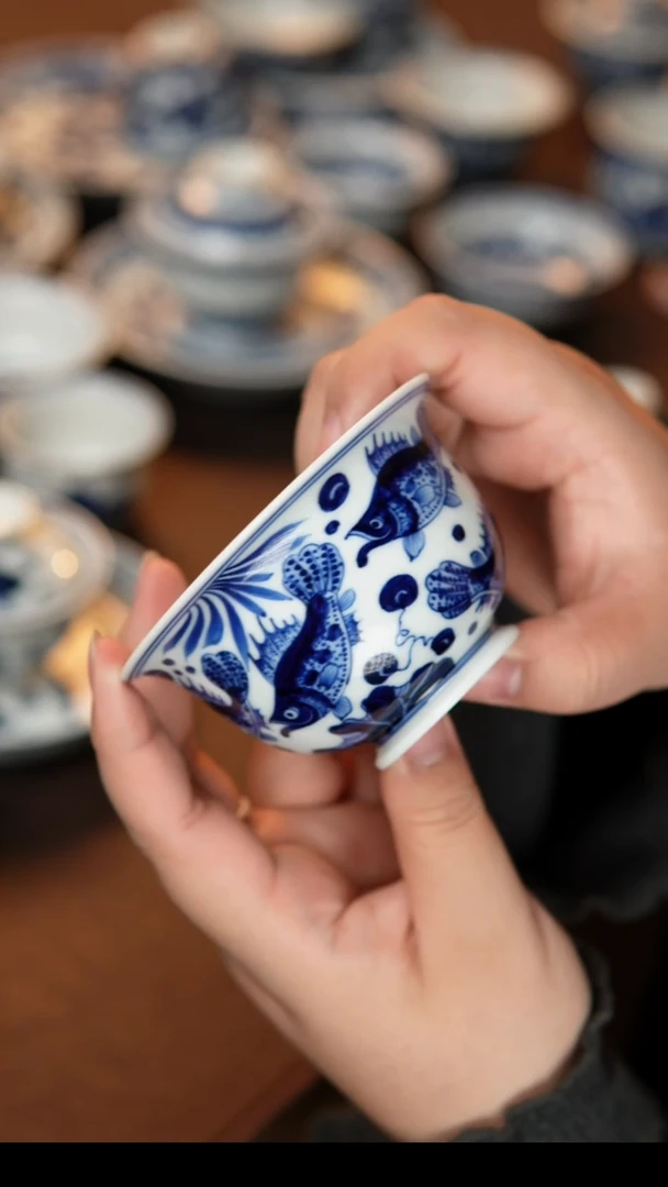 满贵鱼藻纹理两才盖碗