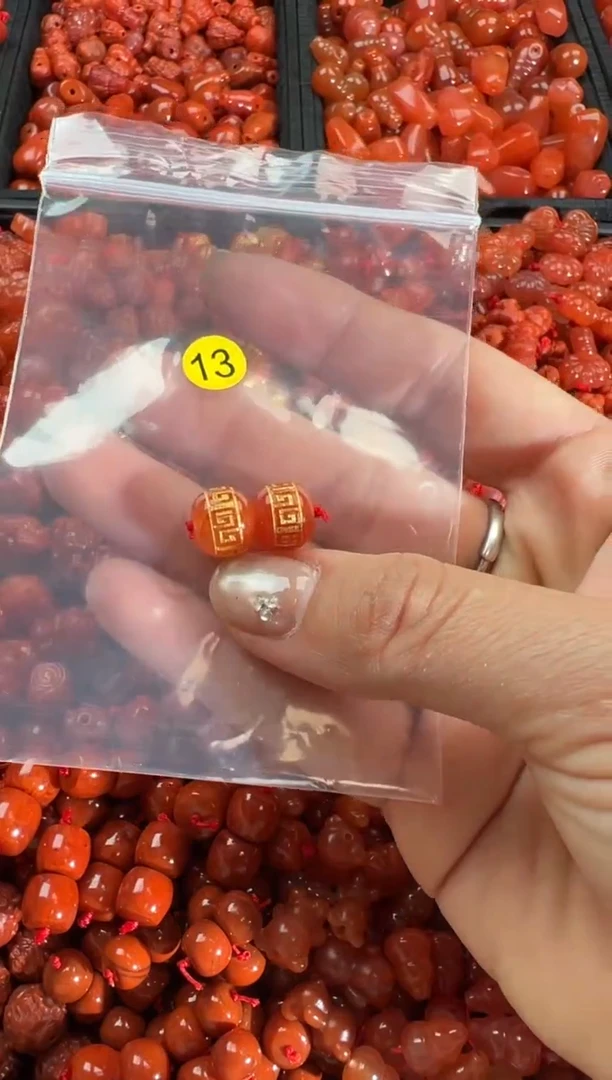 【闪购商品】南红玛瑙颈饰未镶嵌1