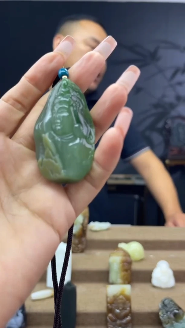 颈饰未镶嵌和田玉1