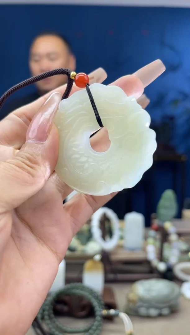 和田玉未镶嵌颈饰1