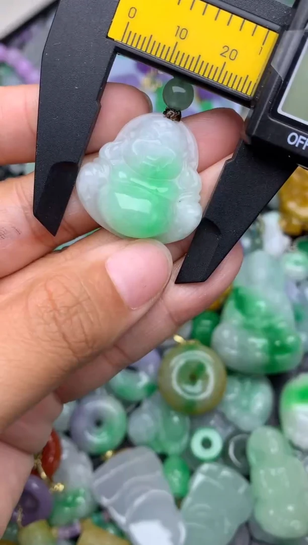 颈饰未镶嵌翡翠天然缅甸翡翠吊坠