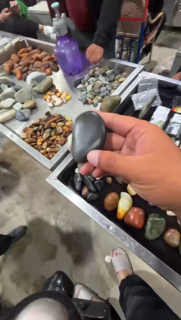 未镶嵌和田玉（糖玉）挂件和田玉