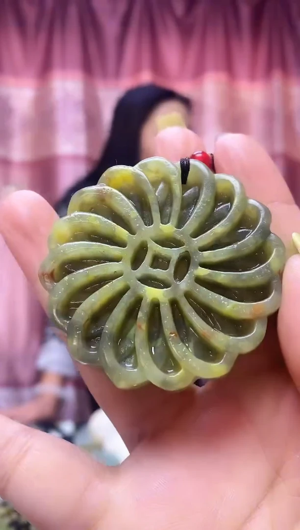 未镶嵌岫玉吊坠
