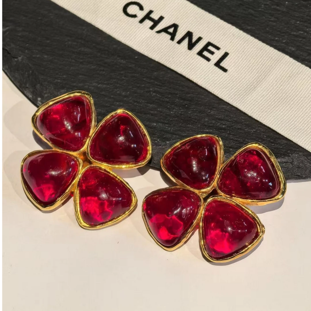 95新 Chanel/香奈儿 中古红琉璃四叶草耳夹/M412143