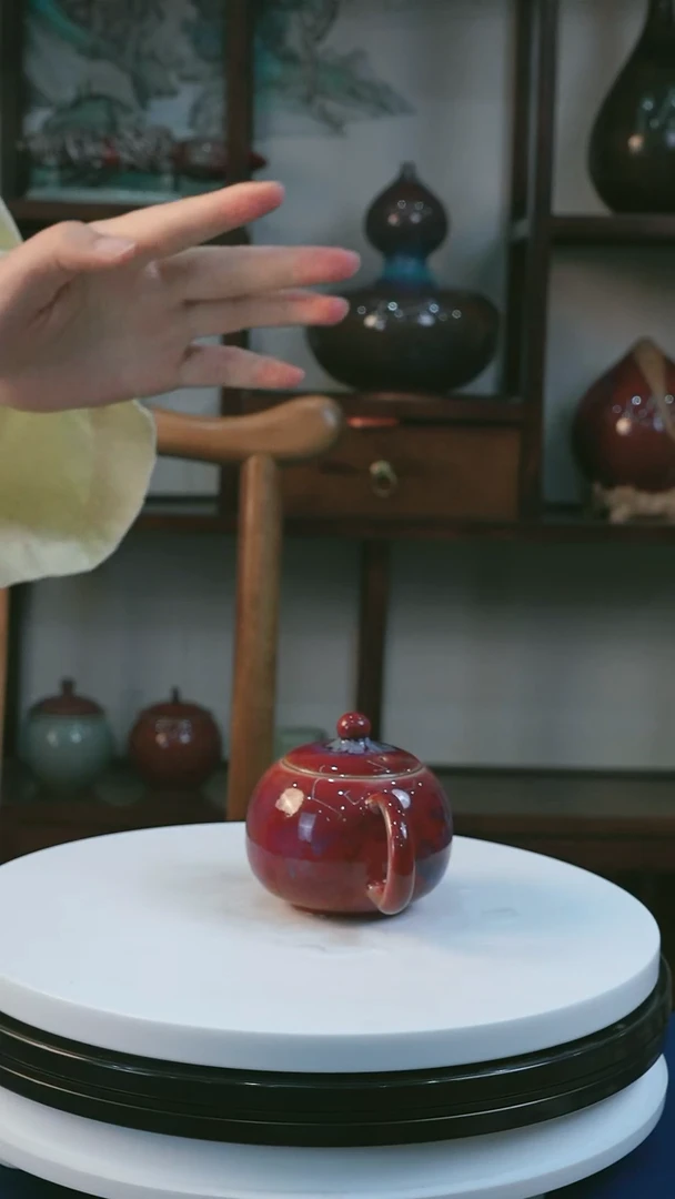 钧瓷军红色迷你西施壶