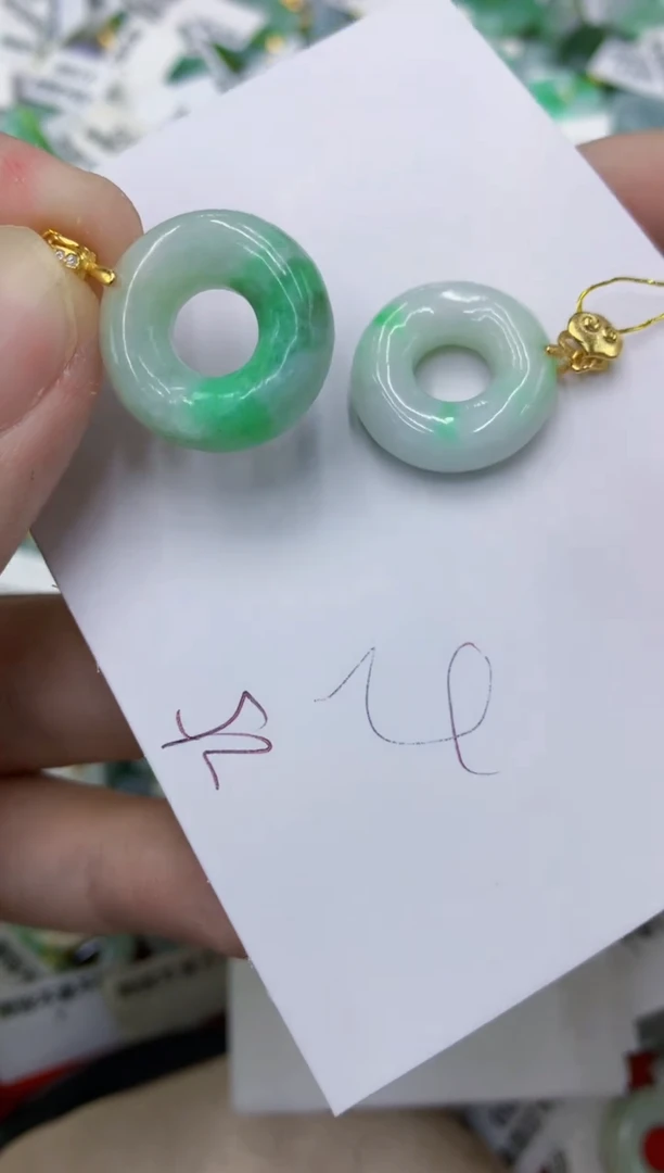 翡翠未镶嵌颈饰111111111111多样性发其一