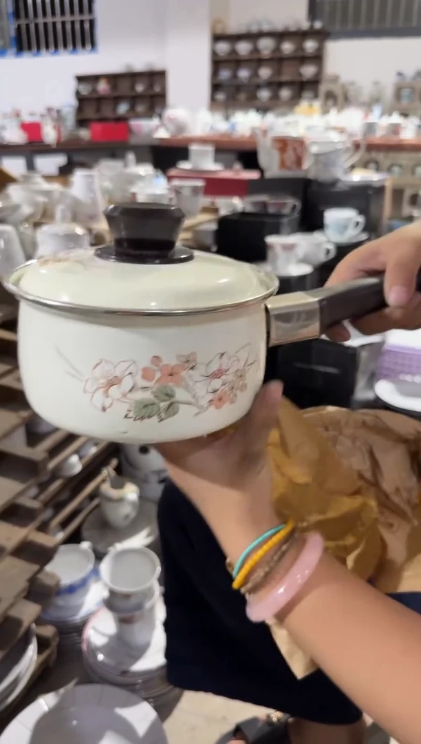摆件搪瓷锅有瑕请慎拍