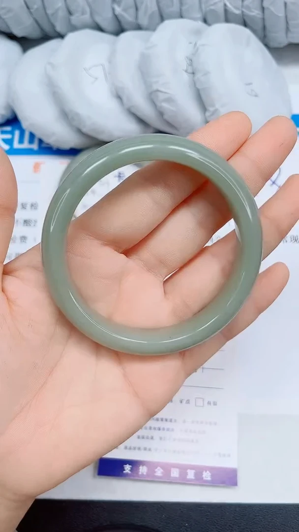 未镶嵌手镯石英质玉8-61