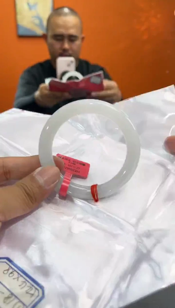 未镶嵌手镯翡翠4