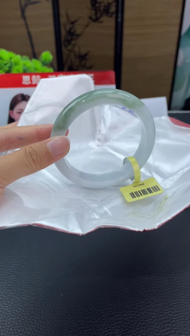 翡翠手镯未镶嵌翡翠手镯6162