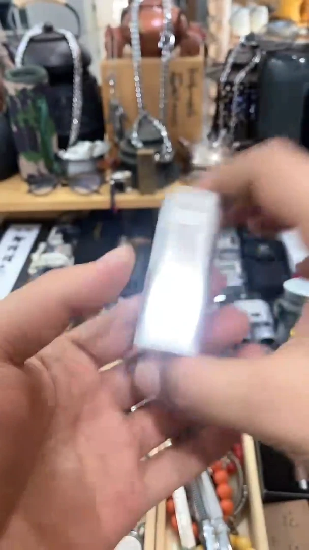瓷片闪购商品  如图所示