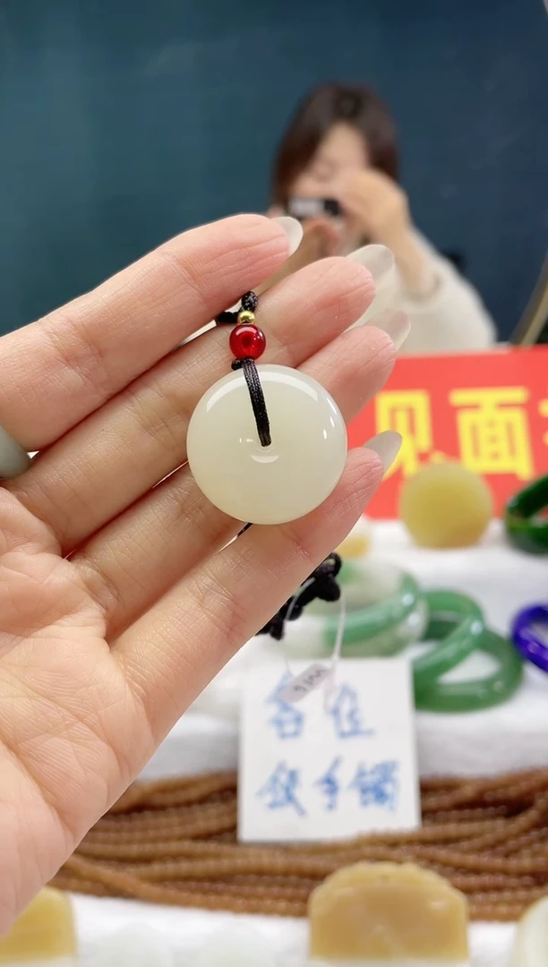 【闪购商品】石英质玉颈饰未镶嵌1