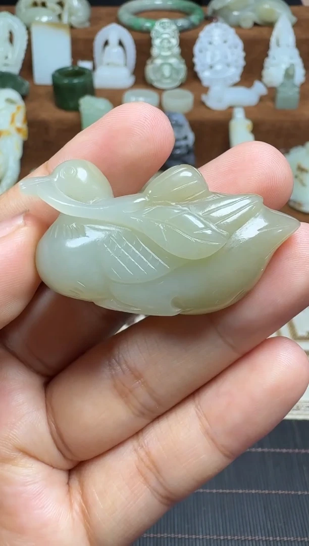 颈饰未镶嵌和田玉1