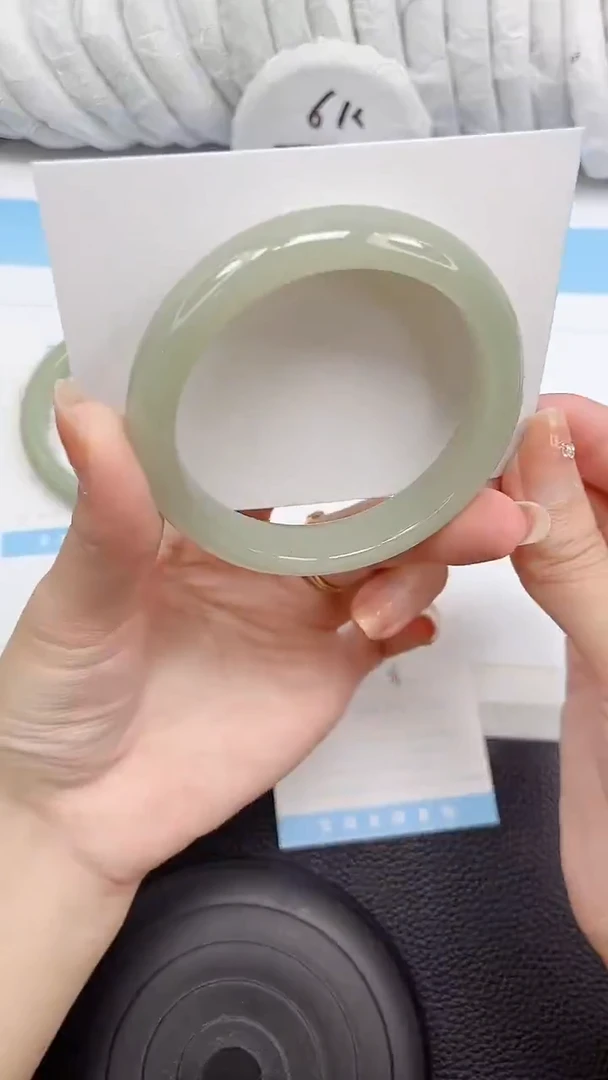 未镶嵌手镯石英质玉75-57.3