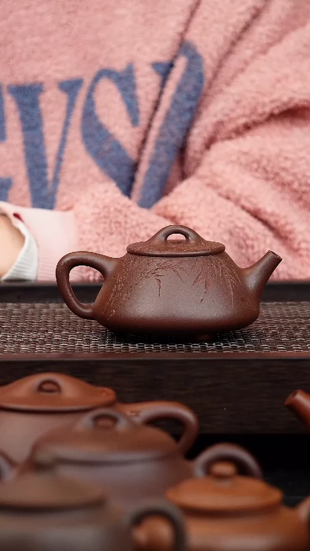 【闪购商品】紫砂茶壶平盖石瓢 160cc 刻绘平台底曹清