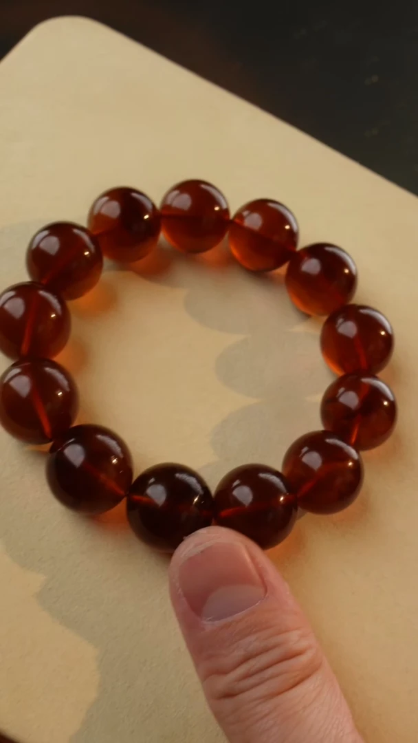 【闪购商品】琥珀颈饰未镶嵌18+灵草珀手串